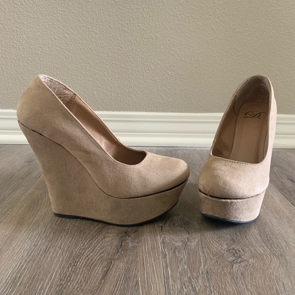 Taupe Wedges - Picture 1 of 4